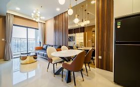 Smile Home - Soho Apartment Balcony - Modern Comfortable